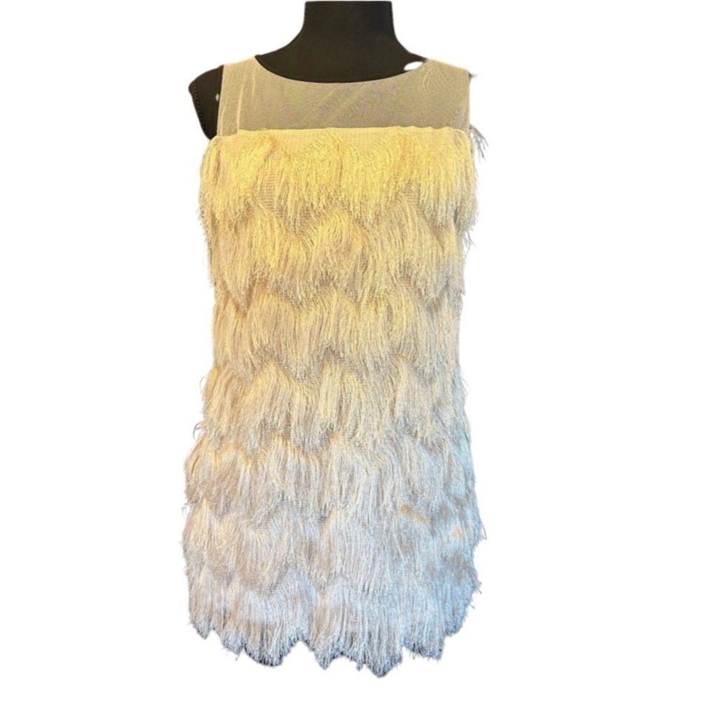 Sail to Sable NWT. XS. Cream, sleeveless with black trim and fringe.